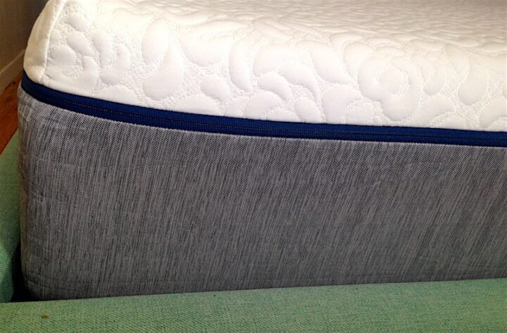 Novosbed Memory Foam mattress side view