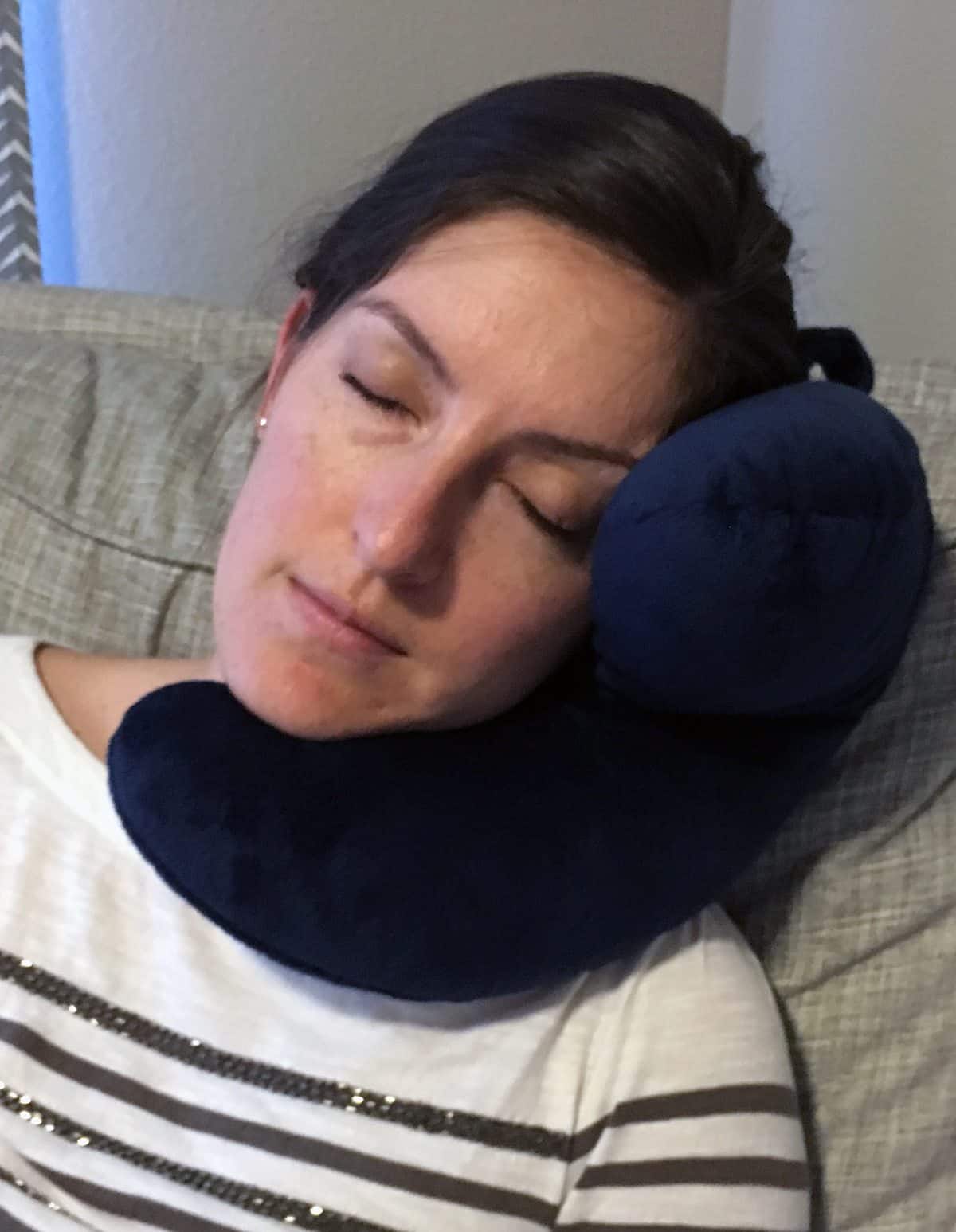 Travel Pillows J Pillow Vs Evolution Pillow Mattress Clarity