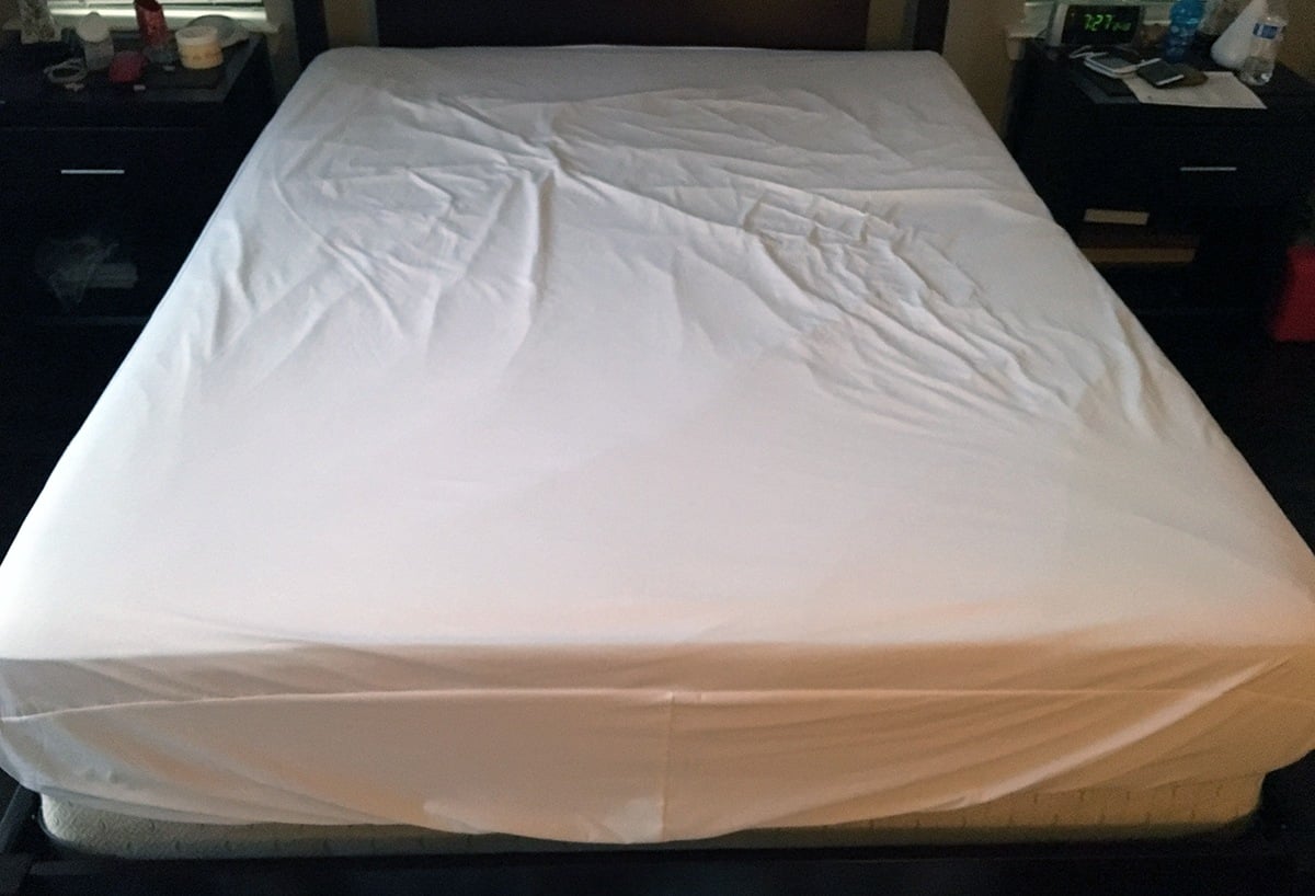 NEW KING SIZE FITTED PVC VINYL WATERPROOF MATTRESS PROTECTOR COVER ALL SIZES 