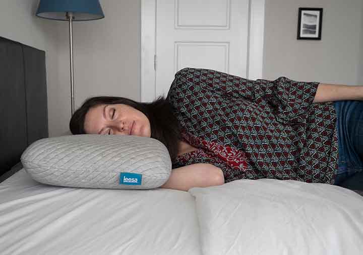 Leesa Pillow Review - side sleeper