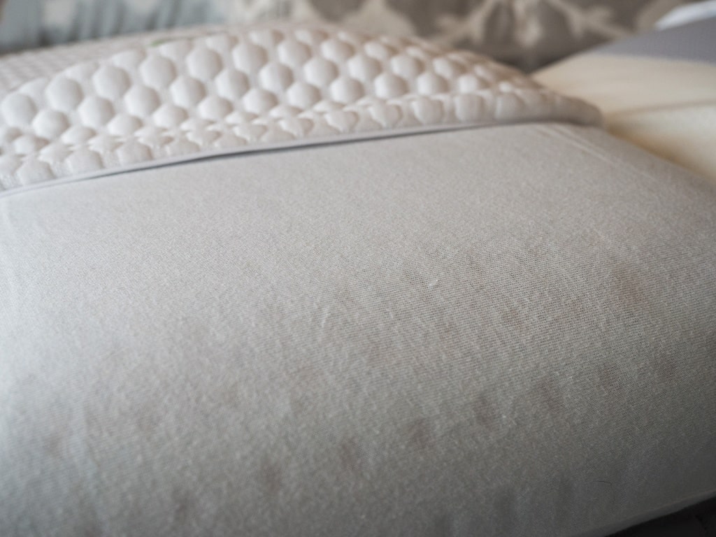 GhostPillow vs TEMPURCloud Breeze Pillow Mattress Clarity