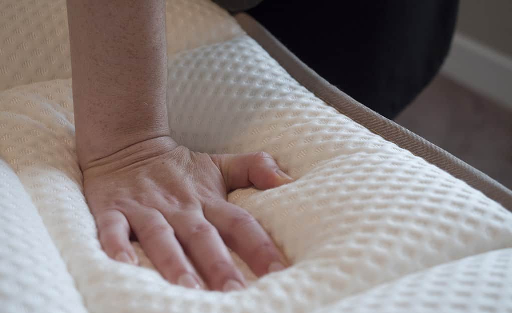 dream cloud mattress firmness image