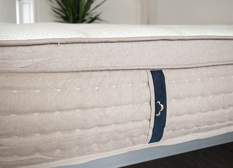 DreamCloud Mattress Review - Is It As Dreamy As It Looks?