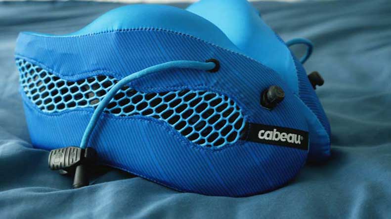 Cabeau Evolution Cool Travel Pillow Review - Mattress Clarity