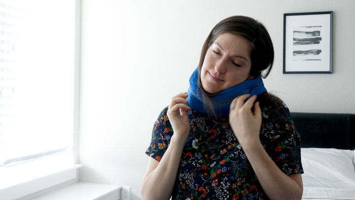 cabeau evolution cool travel neck pillow