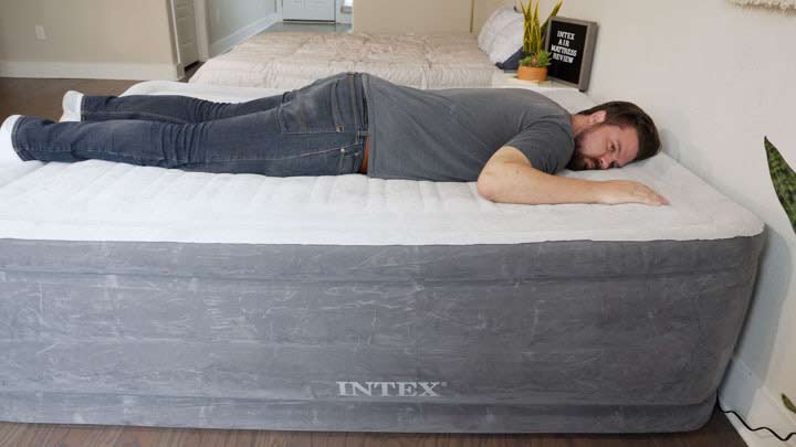 Intex Dura Beam Plus Supreme Polyester Queen Air Mattress in the