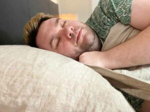 Sleeping with the Avocado Organic Linen Sheets Sleeping with the Avocado Organic Linen Sheets