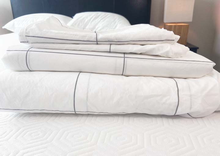 How To Keep Sheets On a Bed (2024) - Mattress Clarity