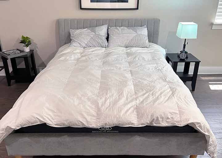 Down Alternative Mattress Topper Size Queen by Brooklinen