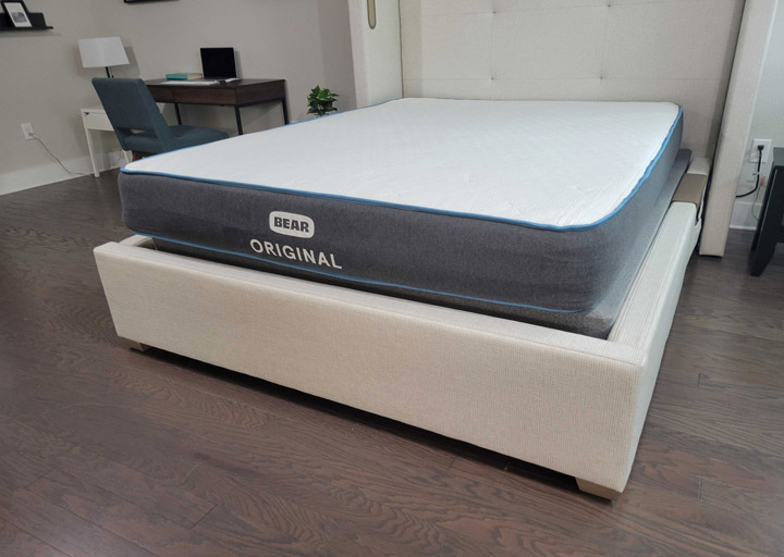 Queen Mattress vs. California King Mattress: What's the Difference? -  Amerisleep