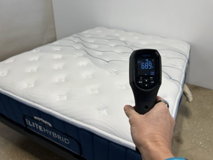 Temperature reading on the Bear Elite Hybrid before performing the cooling test.