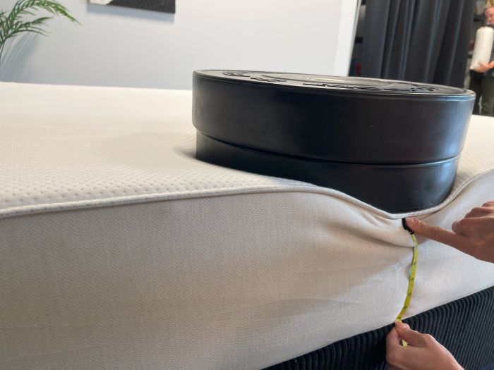 Boring AF mattress with 2 weights