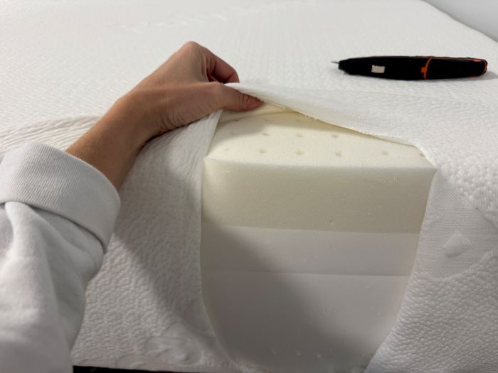 The layers of the Polysleep Luna mattress