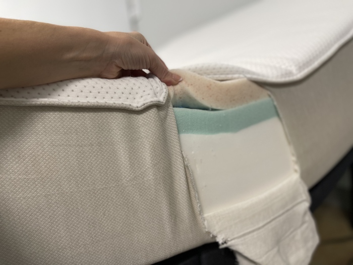 Construction of a Boring Hybrid Mattress