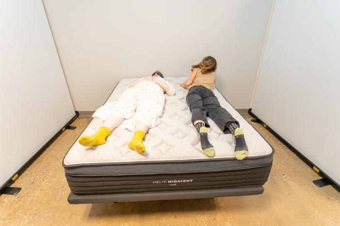 Partner test on a Helix Midnight Luxe