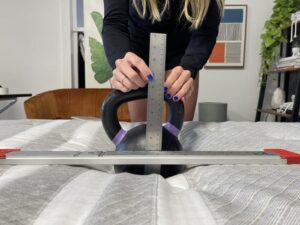 Sinkage test on the Leesa Plus Hybrid Mattress