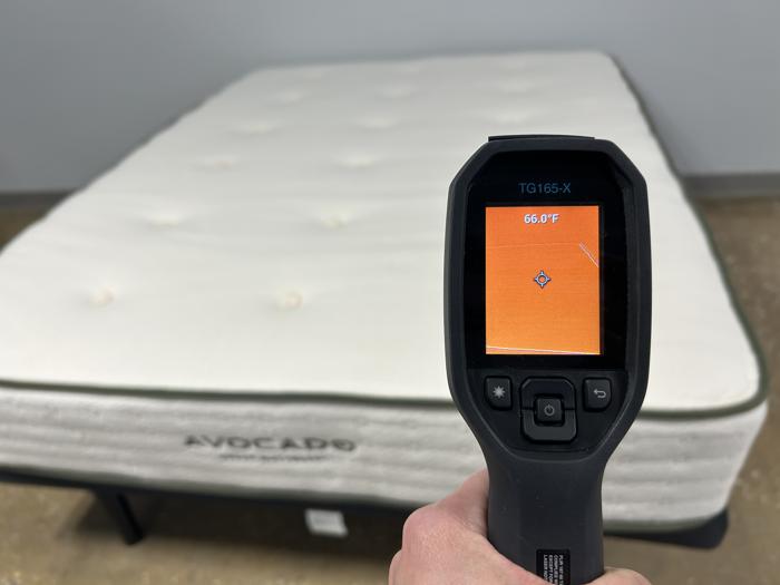 Thermal imaging of the Avocado Green Mattress before being slept on