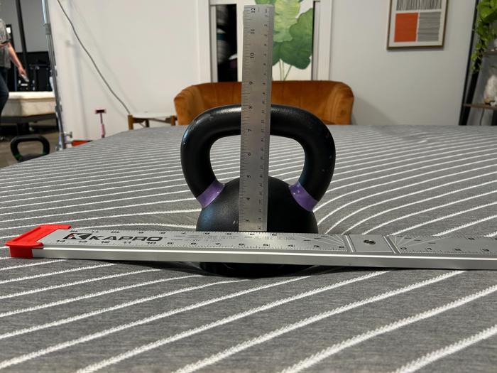 Sinkage test on the Siena Signature Mattress